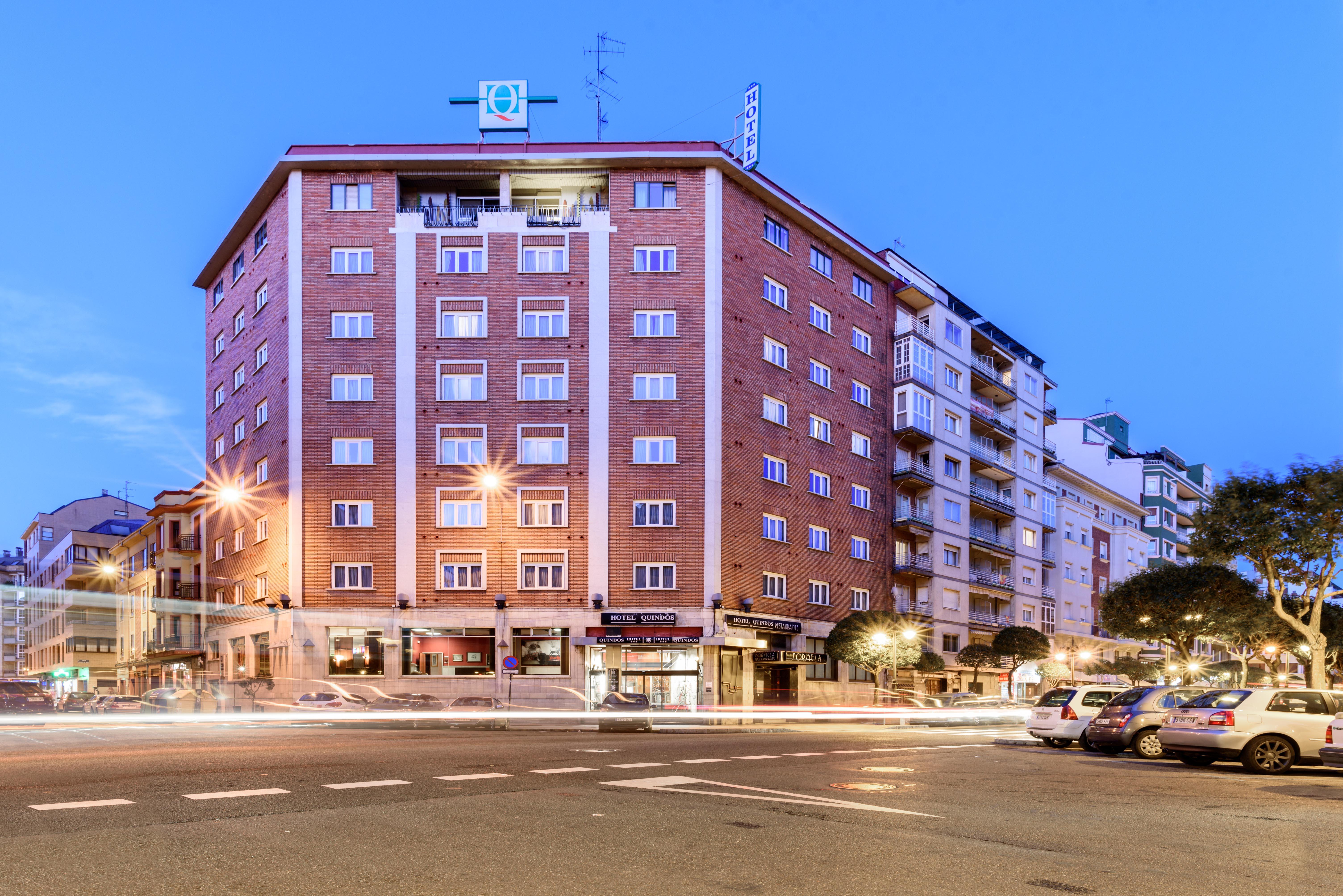 Hotel Crisol Quindos à León Extérieur photo